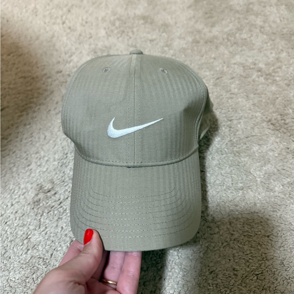 Nike Beige Cap